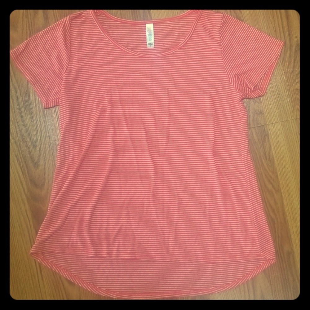NWOT LuLaRoe Classic T